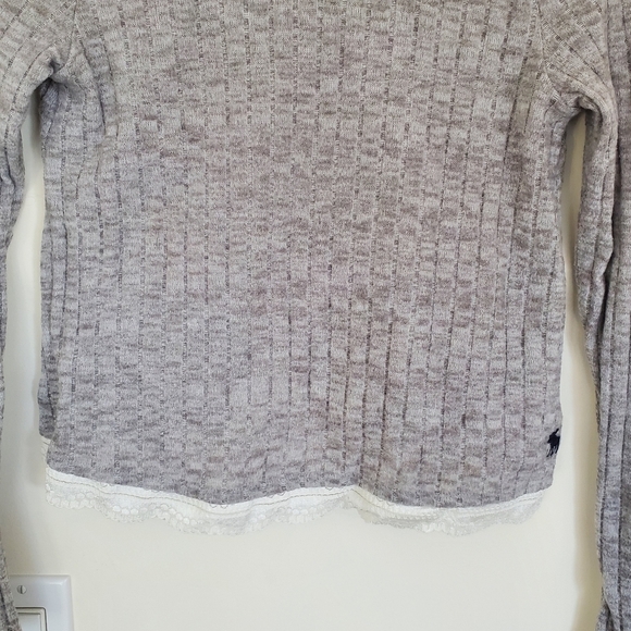 Abercrombie Kids Ribbed Grey Sweater with Twisted Back - Picture 2 of 11